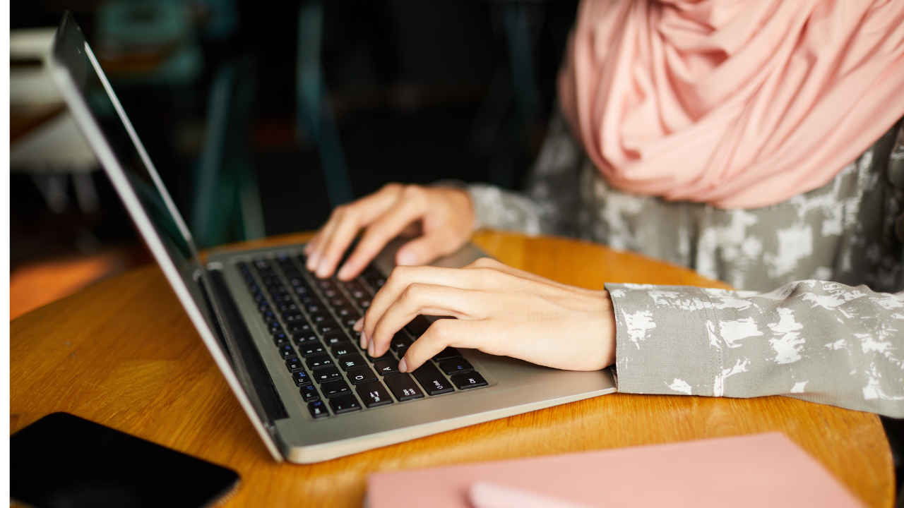 Wajah kusam karena layar laptop